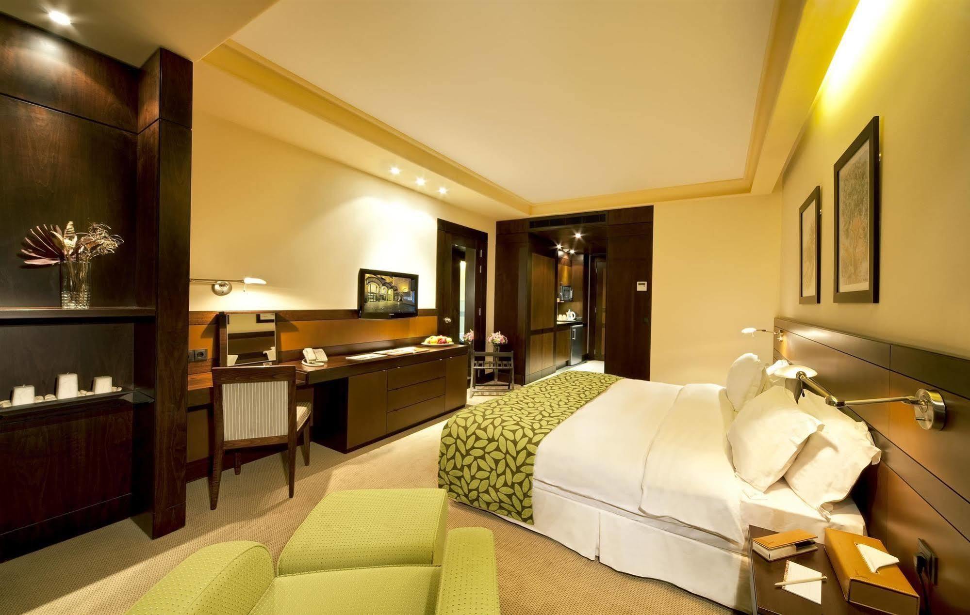 Coral Beirut Al Hamra Hotel Phòng bức ảnh