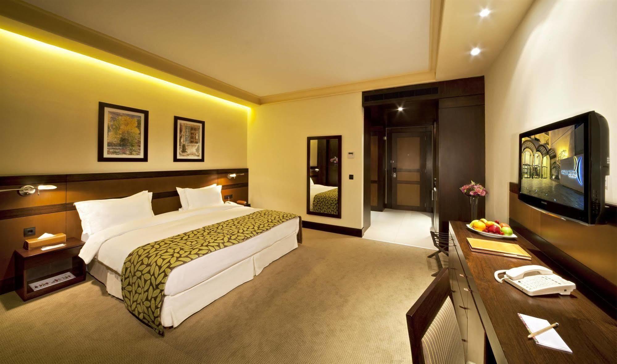 Coral Beirut Al Hamra Hotel Phòng bức ảnh