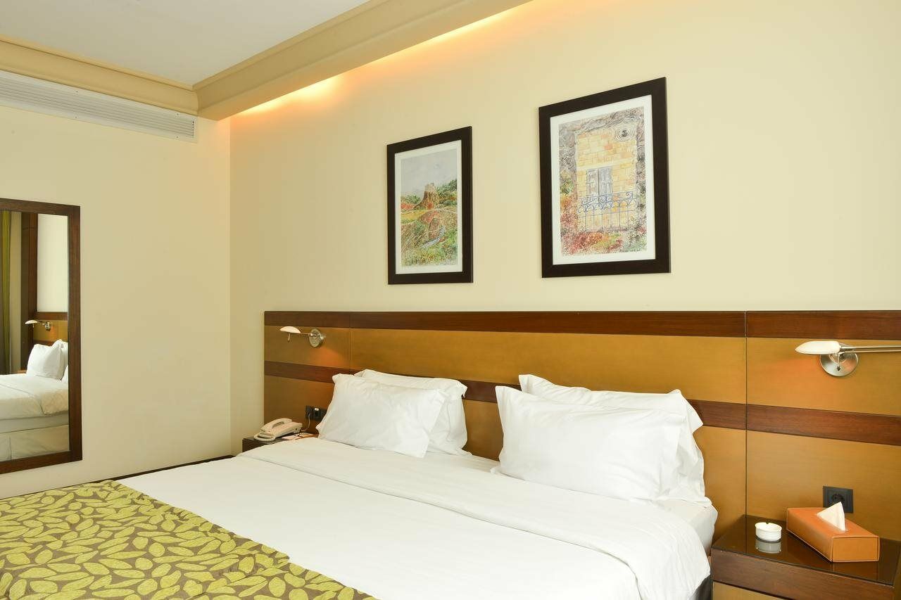 Coral Beirut Al Hamra Hotel Ngoại thất bức ảnh